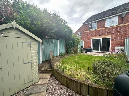 3 bedroom Semi-detached house to let in Georgette Drive, Salford, M3