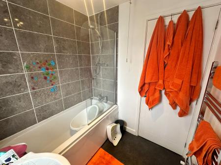 3 bedroom Semi-detached house to let in Georgette Drive, Salford, M3