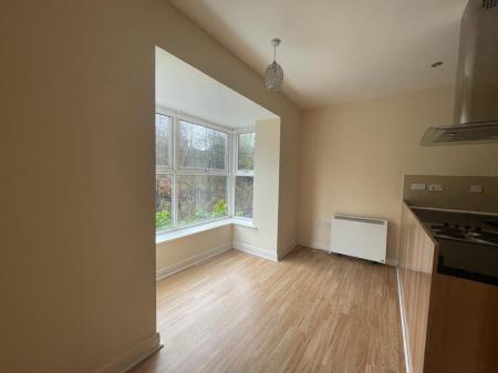 2 bedroom Flat for sale in 511 Bury Old Road, Manchester, M25