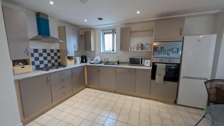 2 bedroom Flat to let in Whitworth Street West, Manchester, M1