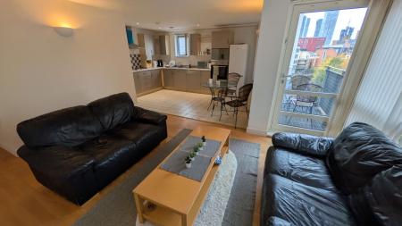 2 bedroom Flat to let in Whitworth Street West, Manchester, M1