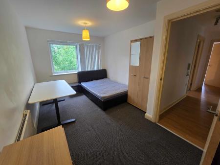 2 bedroom Flat to let in Linen Quarter