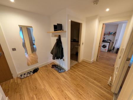 2 bedroom Flat to let in Chapel Street, Salford, M3