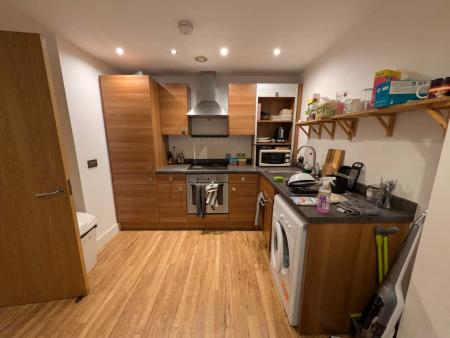 2 bedroom Flat to let in Chapel Street, Salford, M3