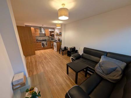 2 bedroom Flat to let in Chapel Street, Salford, M3