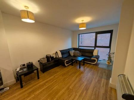 2 bedroom Flat to let in Chapel Street, Salford, M3