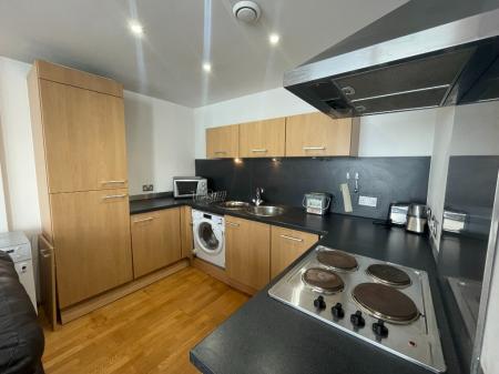 2 bedroom Flat to let in City Road East, Manchester, M15