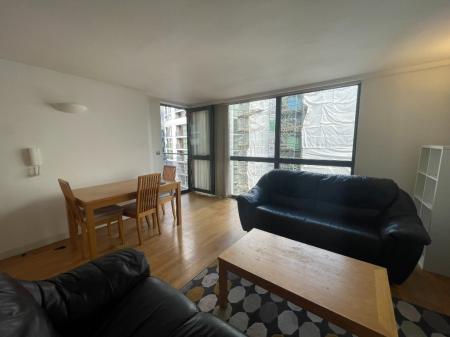 2 bedroom Flat to let in City Road East, Manchester, M15