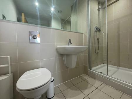 2 bedroom Flat to let in City Road East, Manchester, M15