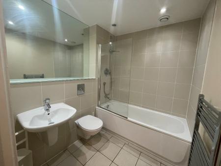 2 bedroom Flat to let in City Road East, Manchester, M15