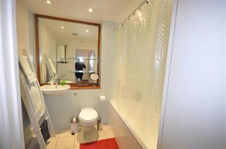 2 bedroom Flat to let in The Foundry