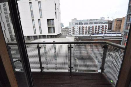 2 bedroom Flat to let in The Foundry