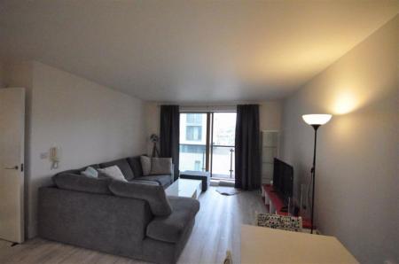2 bedroom Flat to let in The Foundry