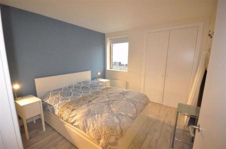 2 bedroom Flat to let in The Foundry