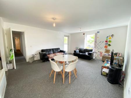 2 bedroom Flat to let in Life Building