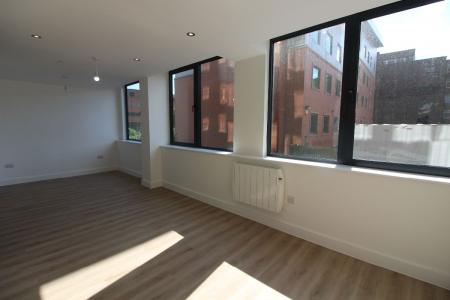1 bedroom Flat to let in Talbot Road, Old Trafford, M16