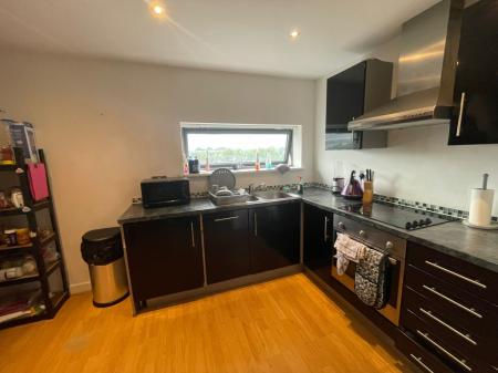 2 bedroom Flat to let in 13 Hulme Hight Street, Manchester, M15