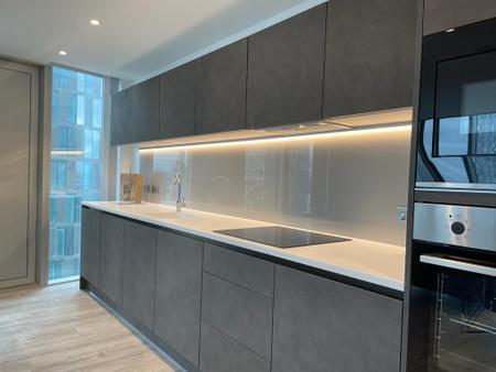 2 bedroom Apartment to let in The Blade
