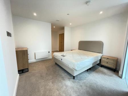2 bedroom Apartment to let in The Blade