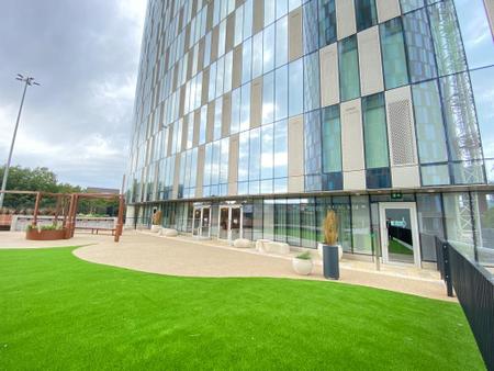 2 bedroom Apartment to let in The Blade