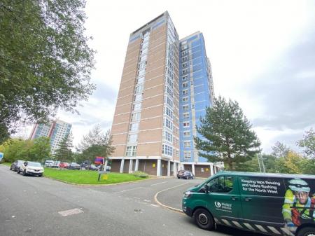 3 bedroom Flat to let in Spindletree Avenue, Manchester, M9