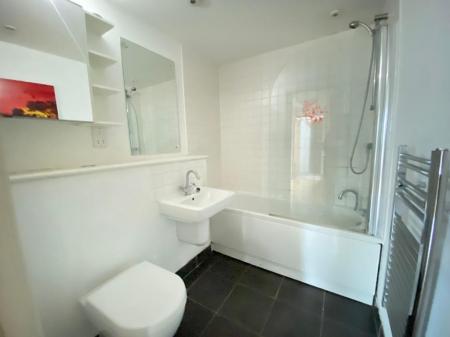 3 bedroom Flat to let in Spindletree Avenue, Manchester, M9