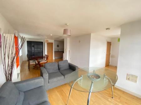3 bedroom Flat to let in Spindletree Avenue, Manchester, M9