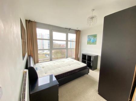 3 bedroom Flat to let in Spindletree Avenue, Manchester, M9