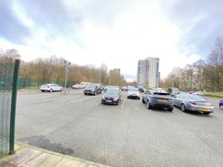3 bedroom Flat to let in Spindletree Avenue, Manchester, M9