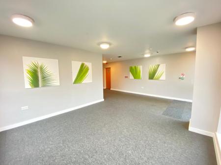 3 bedroom Flat to let in Spindletree Avenue, Manchester, M9