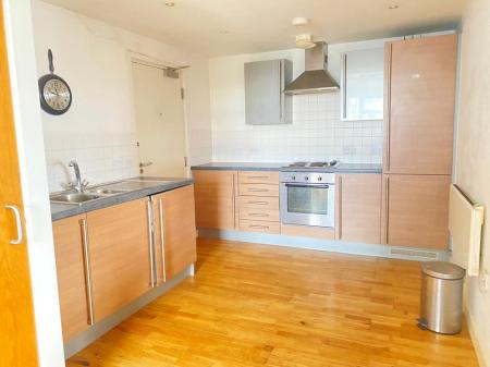 3 bedroom Flat to let in Spindletree Avenue, Manchester, M9