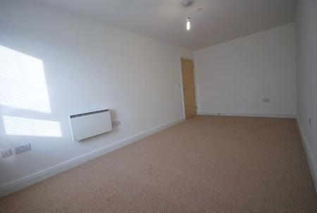 2 bedroom Flat to let in Victoria Avenue East, Manchester, M9