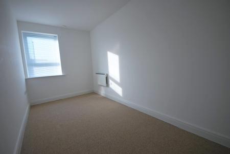 2 bedroom Flat to let in Victoria Avenue East, Manchester, M9