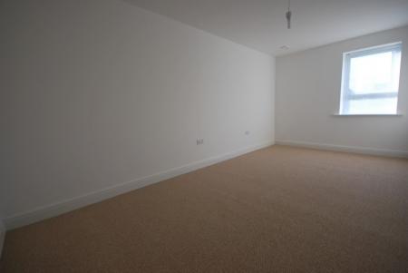 2 bedroom Flat to let in Victoria Avenue East, Manchester, M9