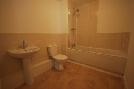 2 bedroom Flat to let in Victoria Avenue East, Manchester, M9
