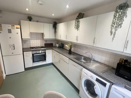 4 bedroom Town house to let in Rook Street, Hulme, Manchester, M15