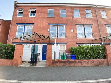 4 bedroom Town house to let in Rook Street, Hulme, Manchester, M15