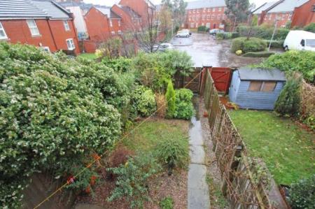 4 bedroom Town house to let in Rook Street, Hulme, Manchester, M15