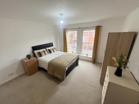 4 bedroom Town house to let in Rook Street, Hulme, Manchester, M15