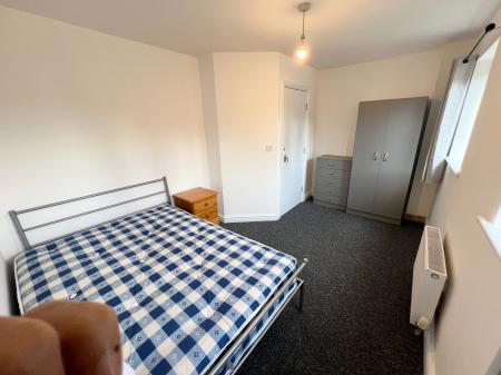 4 bedroom Terraced House to let in Loxford Street, Hulme, Manchester, M15