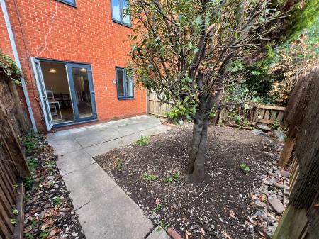 4 bedroom Terraced House to let in Loxford Street, Hulme, Manchester, M15