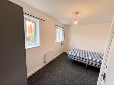 4 bedroom Terraced House to let in Loxford Street, Hulme, Manchester, M15