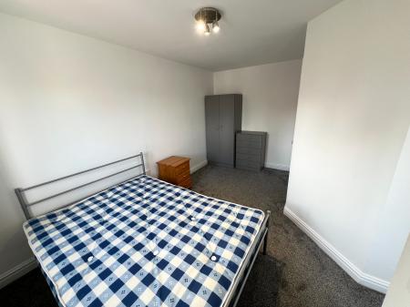 4 bedroom Terraced House to let in Loxford Street, Hulme, Manchester, M15