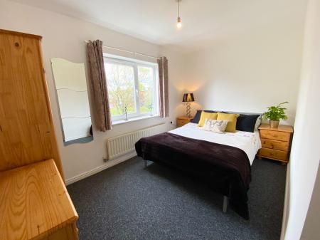 4 bedroom Town house to let in Lauderdale Crescent, Manchester, M13