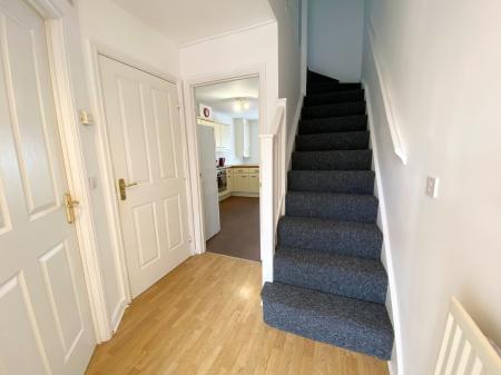 4 bedroom Town house to let in Lauderdale Crescent, Manchester, M13