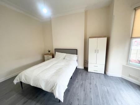 1 bedroom House share to let in Barlow Moor Road, Chorlton, Manchester, M21