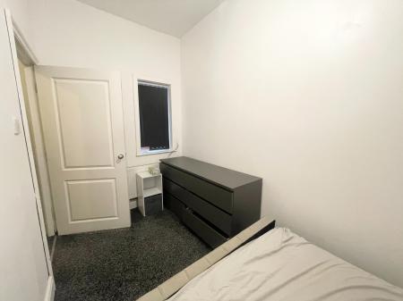 1 bedroom Flat to let in Darnley Street, Old Trafford, Manchester, M16