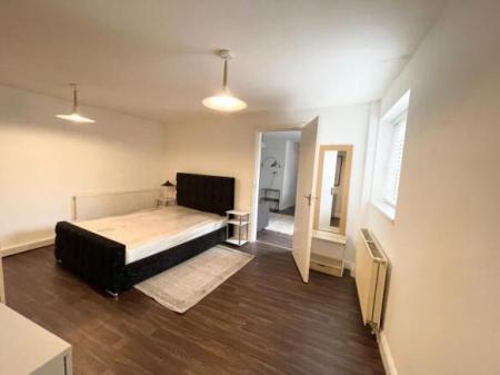 2 bedroom Flat to let in Manchester Road, Chorlton, Manchester, M21