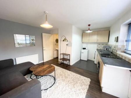 2 bedroom Flat to let in Manchester Road, Chorlton, Manchester, M21