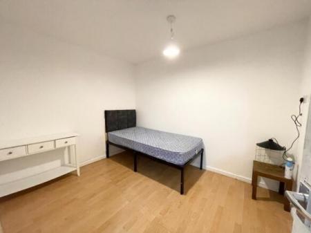 2 bedroom Flat to let in Manchester Road, Chorlton, Manchester, M21